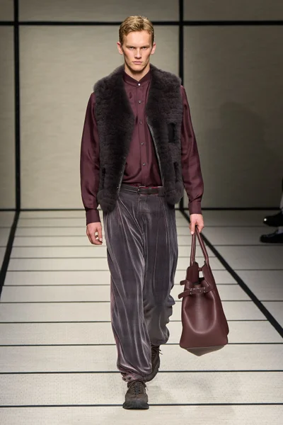 Look 57